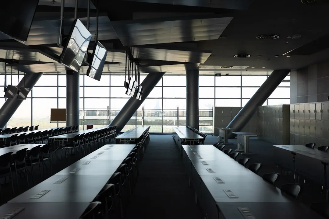 2025年加拿大移民政策调整要点与签证办理趋势分析